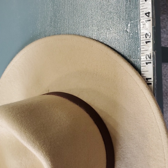 Wool hat, cream color with brown strap. By Universal Thread. Very good condition - Picture 3 of 13